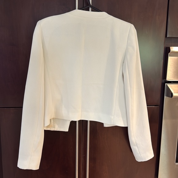 MNG suit cropped open cream blazer - Picture 2 of 13